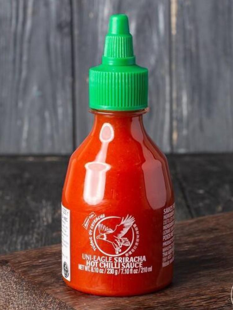 Соус Uni-Eagle Острый чили Sriracha, 230 г