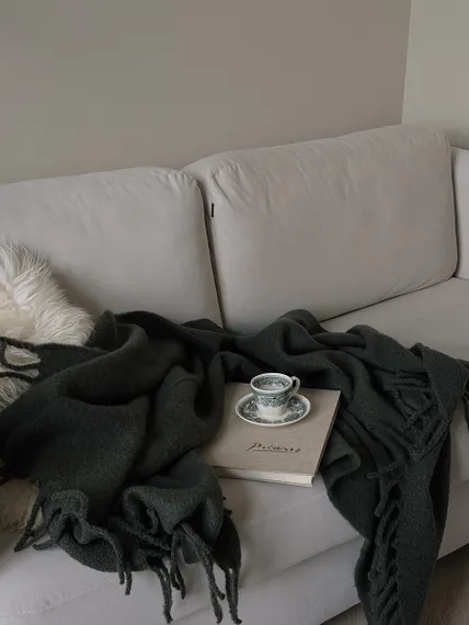 Плед мохеровый хвойно-зеленого цвета из коллекции essential, 130х180 см