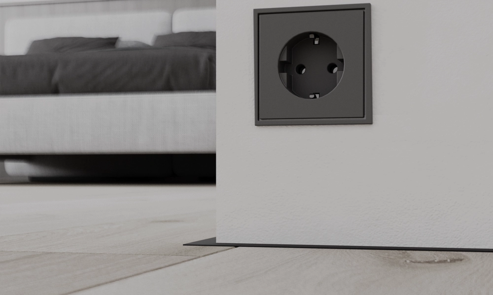 Микроплинтус для пола черный матовый, алюминиевый, 6×16×2500 мм