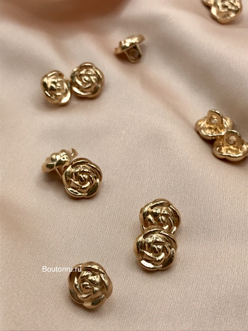Пуговицы в форме розы золотые