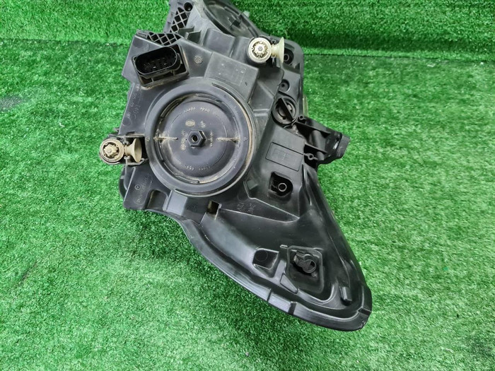 Фара правая Mercedes V w447 (2014-н.в.) галоген