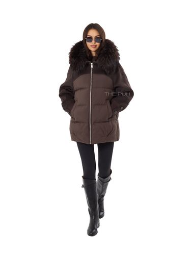 Удлиненный комбинированный пуховик шоколадного цвета