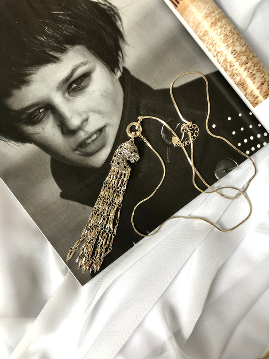 Сотуар леопард с кристаллами на длинной цепочке, цвет шампань