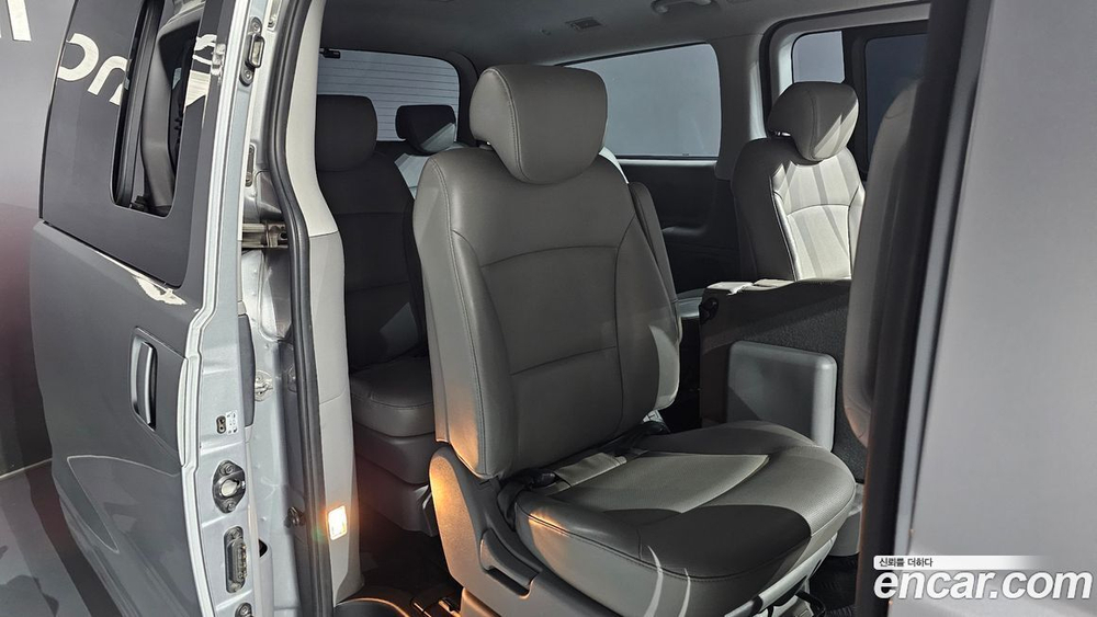 Hyundai The New Grand Starex Wagon 12인승 (06.2020)