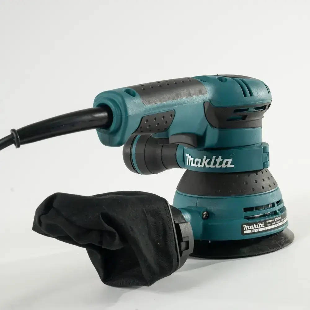 Эксцентриковая шлифмашина Makita 300W