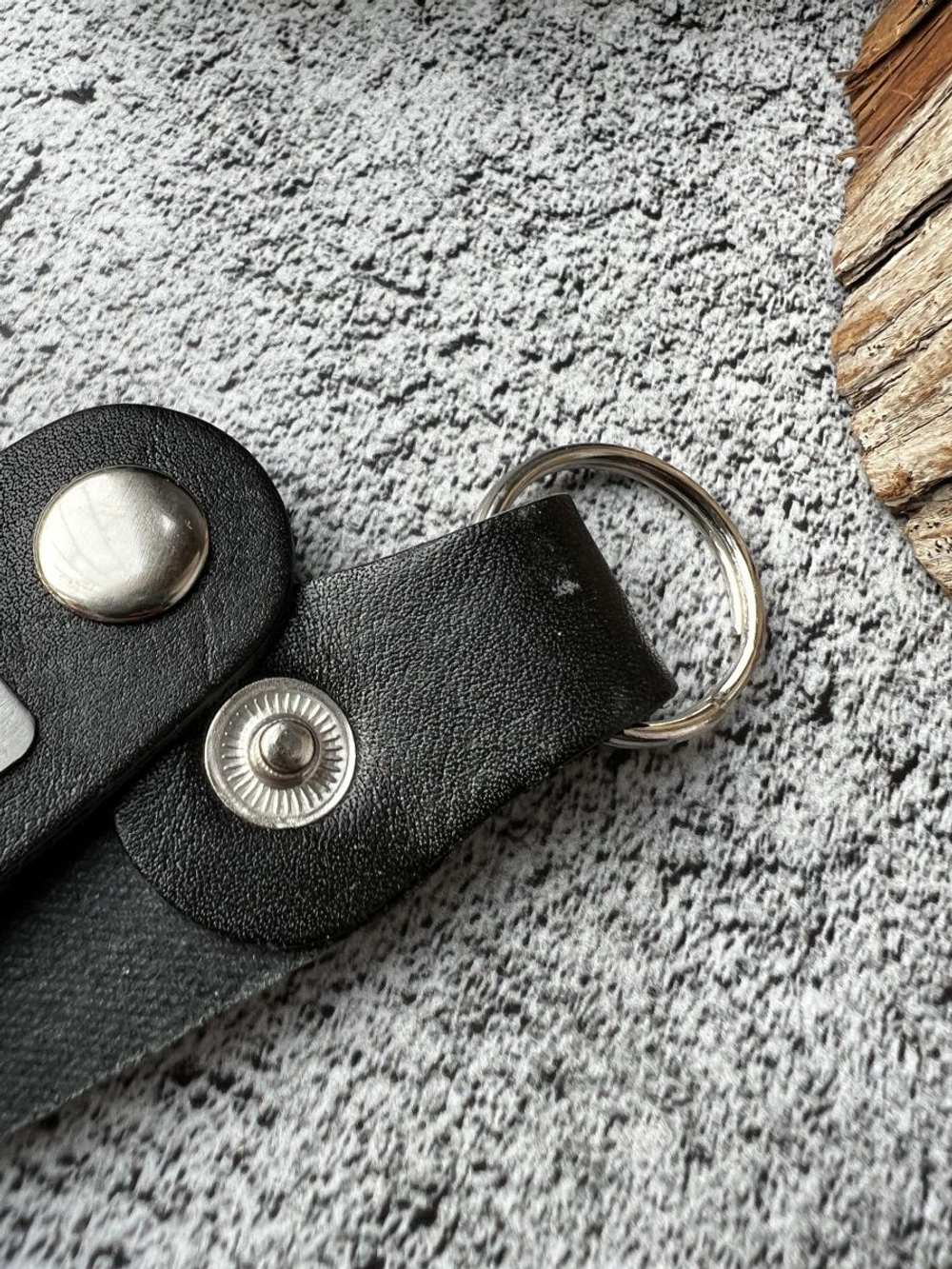 Брелок кожаный на ключи с гравировкой