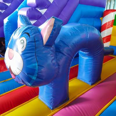 Коммерческий надувной батут «Веселый домик»,  6*5*4 м