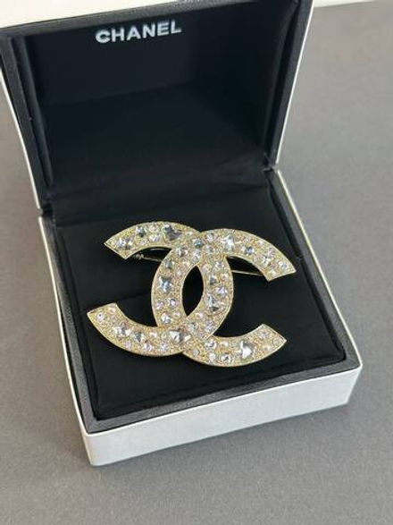 Брошь CHANEL