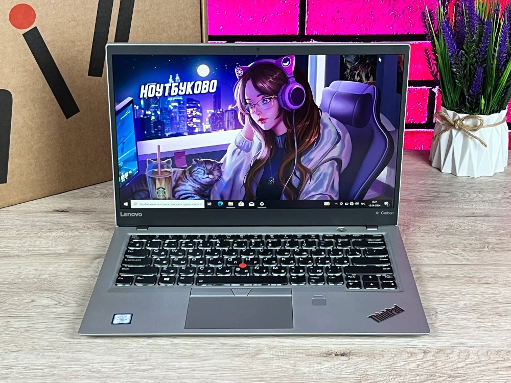 Ноутбук Lenovo ThinkPad X1 Carbon Gen 5 2К, 14" 2560x1440 IPS, Intel Core i7-7600U 3.9 GHz, RAM 16 ГБ, SSD 256 ГБ, Intel HD Graphics 620, Win 10Pro