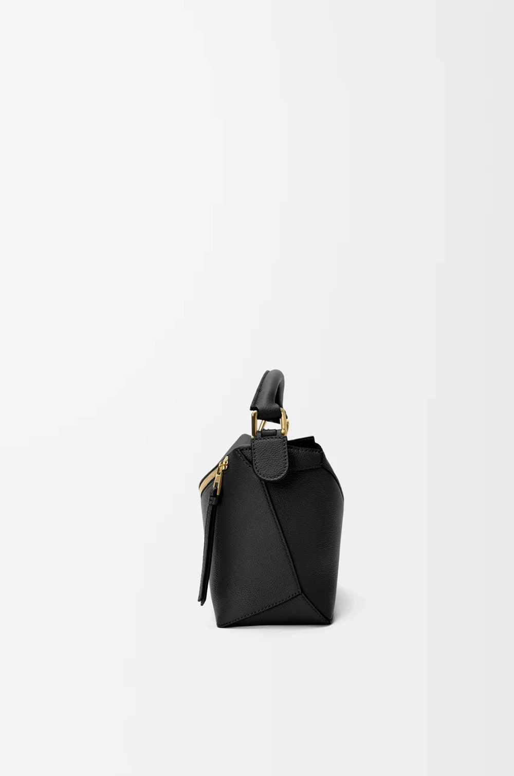 Loewe Маленькая сумка Puzzle Edge из мягкой зернистой телячьей кожи, черный
