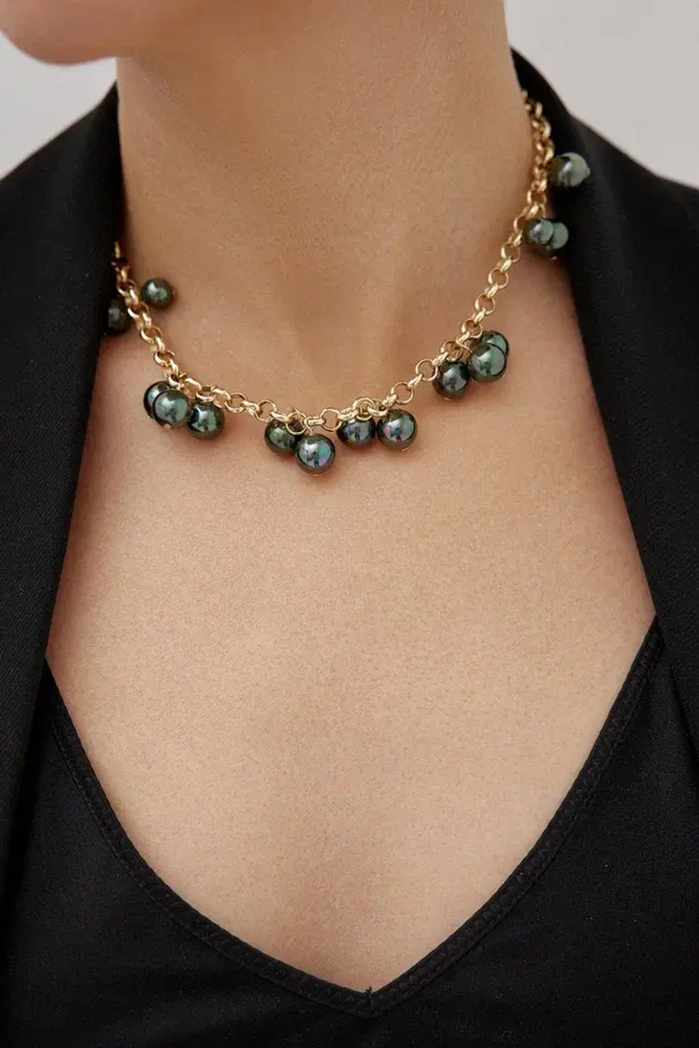 Колье Currant зеленый жемчуг, оттенок золото