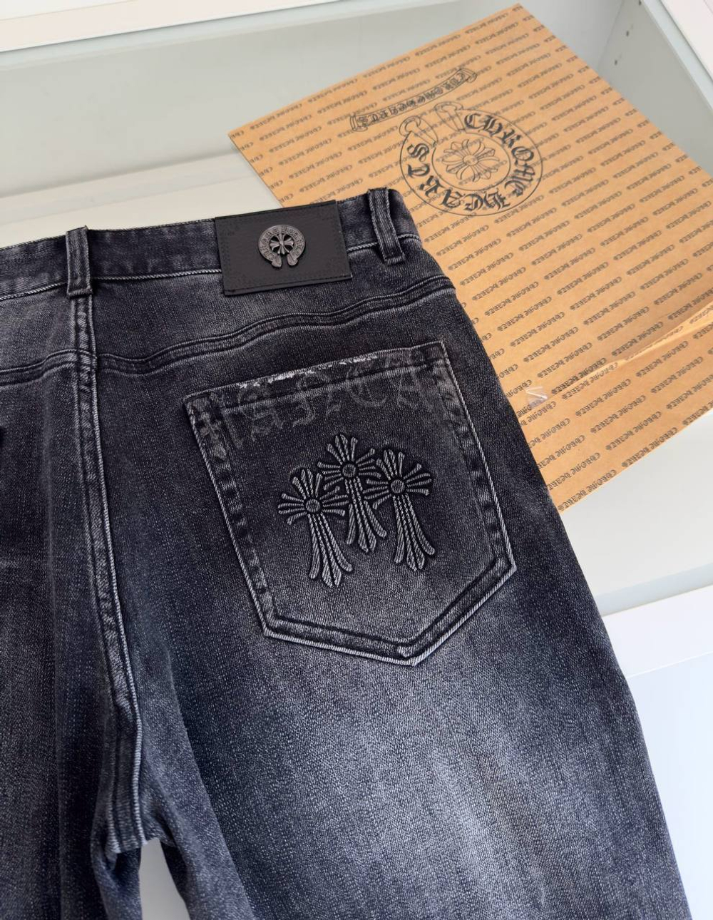 Джинсы Chrome Hearts