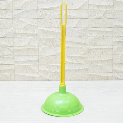 Вантуз с пластиковой ручкой цветной 130мм 38см