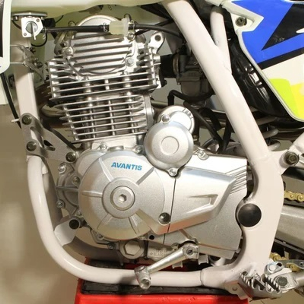 Мотоцикл кроссовый эндуро AVANTIS FX 250 (PR250/172FMM-5, ВОЗД.ОХЛ.) ПТС