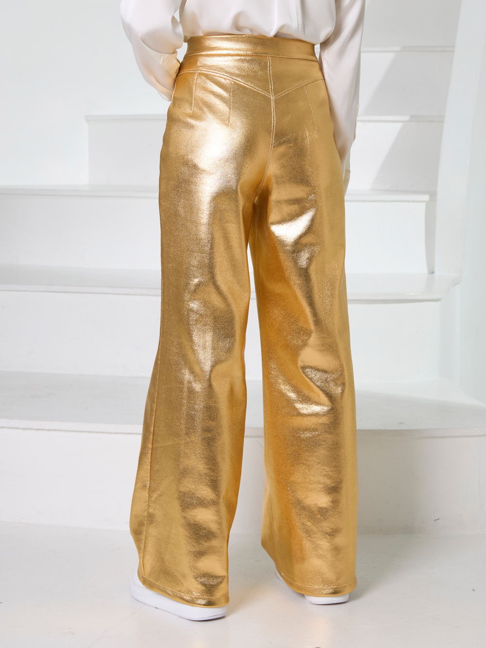Брюки праздничные для девочки с эффектом металлик золото