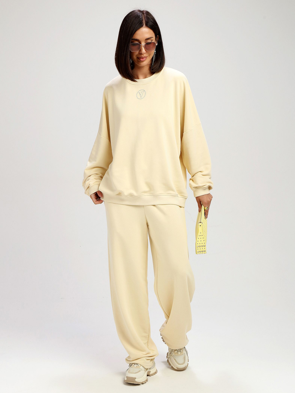 Костюм oversize в стиле спорт шик, молочный