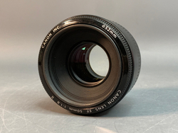 Canon 50mm 1.8 пылинки внутри