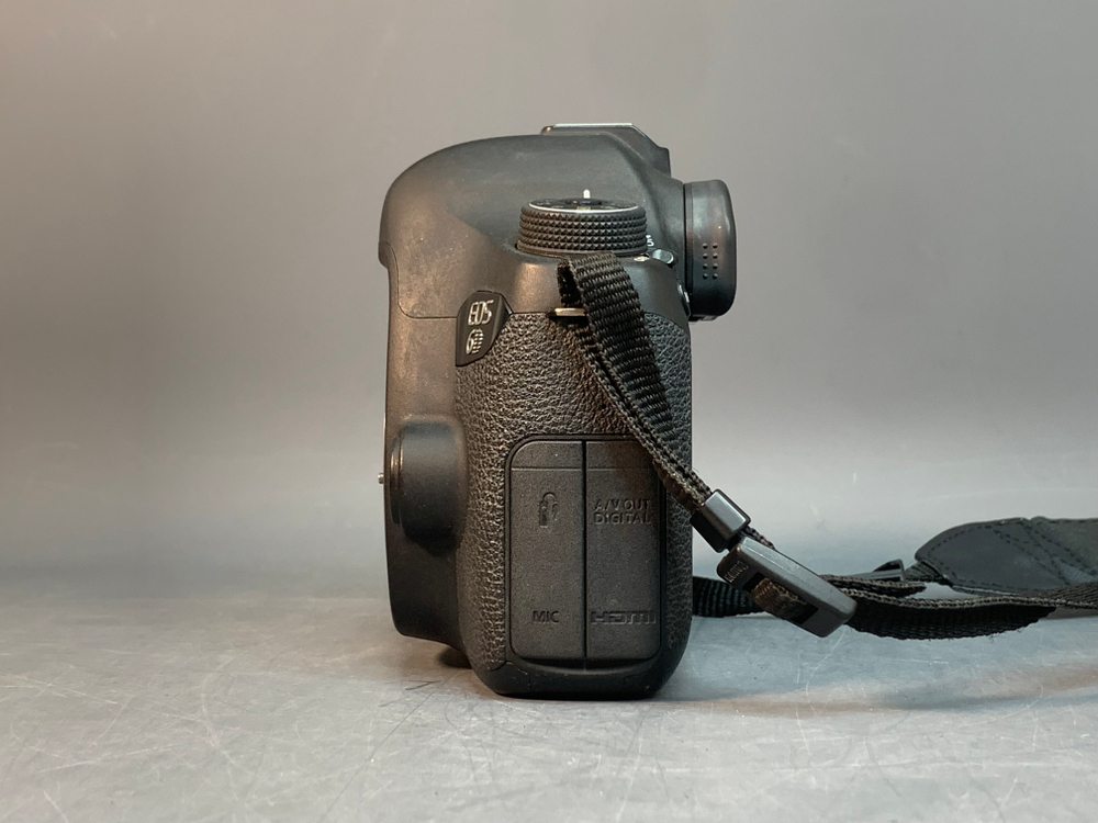 Canon EOS 6D 215.907 Кадров