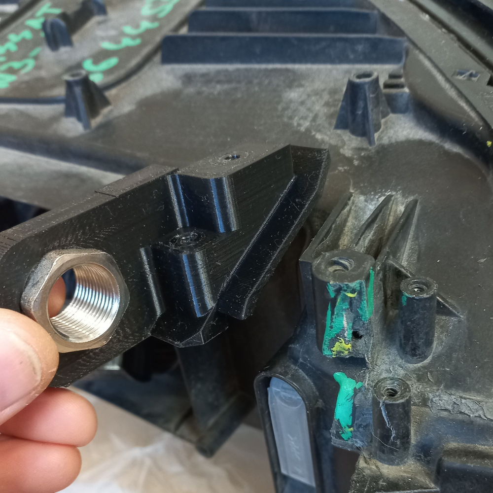 Кронштейн крепления фары для Volkswagen Passat B8 (07.2014 - 02.2020) г.в.