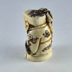 Статуэтка нэцкэ Божество на удачу