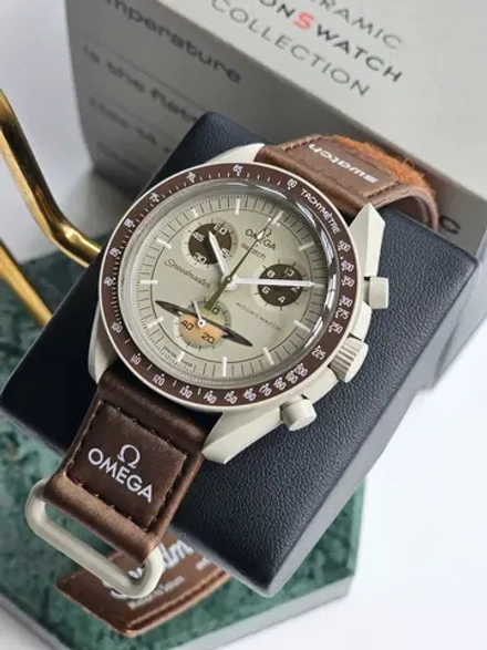 Швейцарские мужские часы Swatch x Omega Bioceramic Moonswatch Mission to Saturn SO33T100