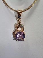 Подвеска Б 2 вставки форма круг цвет нежно-розово-сиреневый