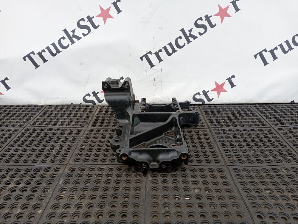 Кронштейн рессоры передней левый