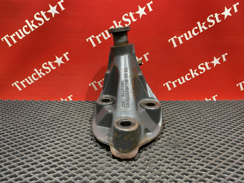 Кронштейн цилиндра подъема кабины