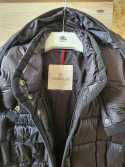 Пуховик Moncler