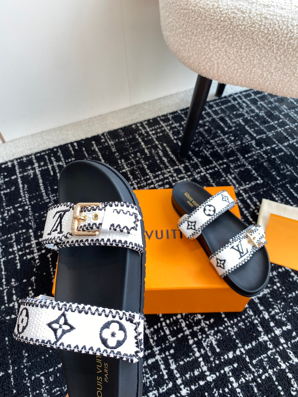 Louis Vuitton Bom Dia Flat Comfort Mule (5 colors)