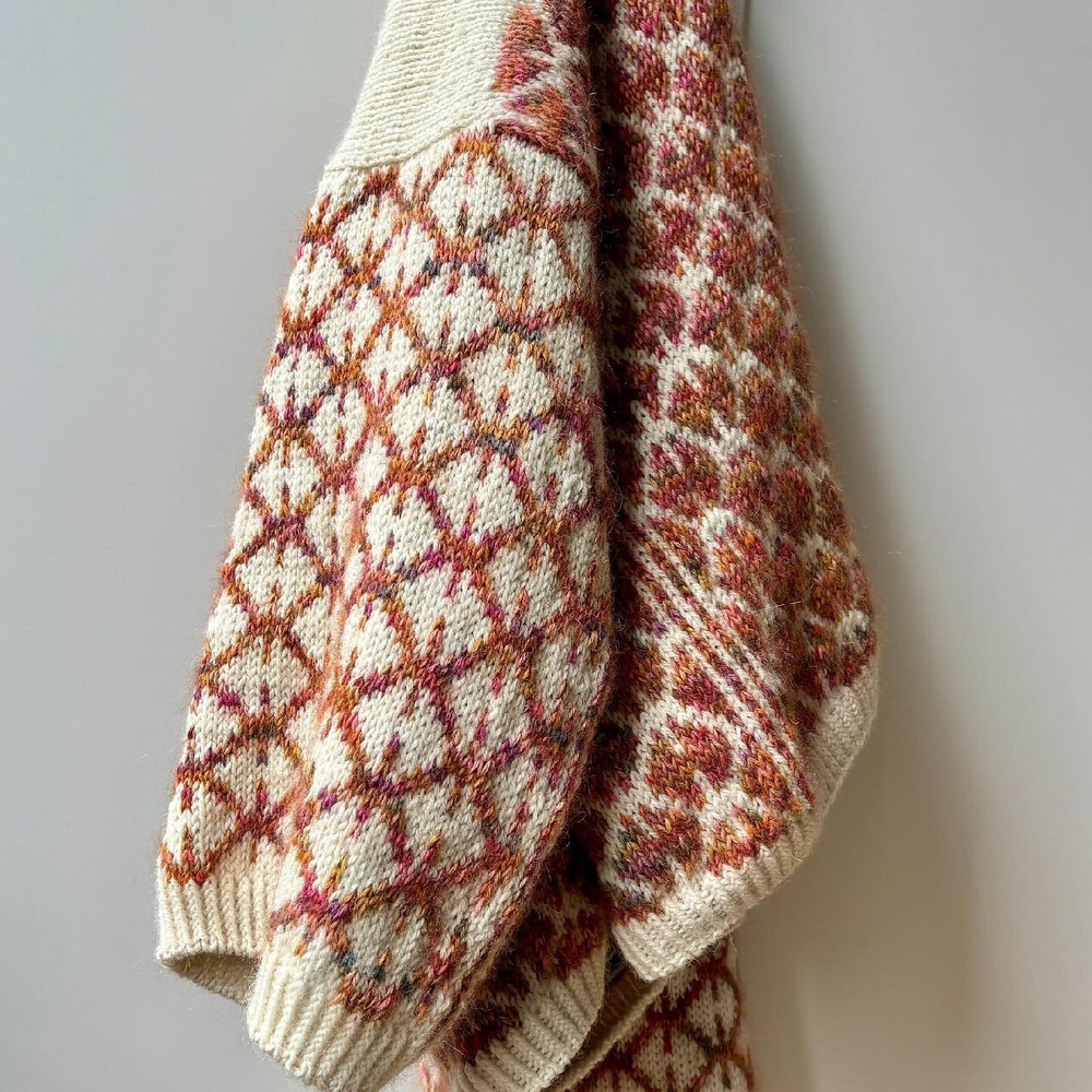 Джемпер спицами "Aase"