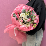 Весенний букет с тюльпанами в розовых оттенках