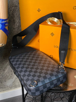 Сумка-слинг Louis Vuitton