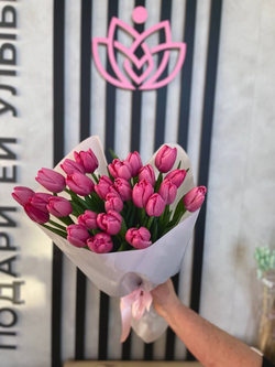 Букет 25 розовых тюльпанов