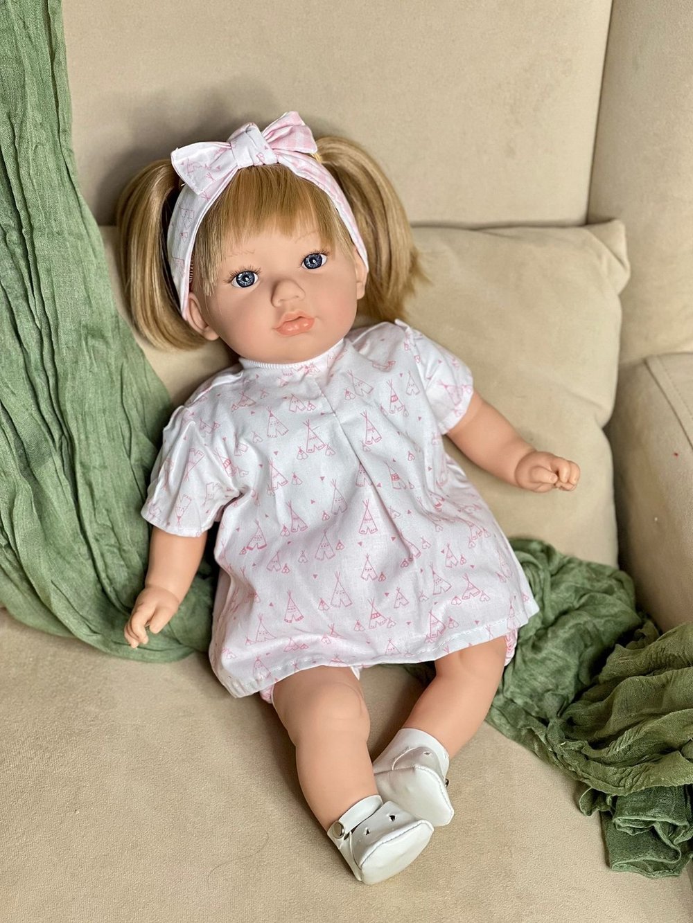 Кукла Marina and Pau 45 cм ALINA мягконабивная в пакете (M805K)