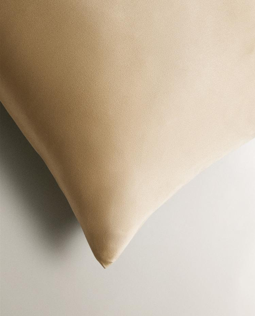 ZARA HOME НАВОЛОЧКА ИЗ 100% ТУТОВОГО ШЕЛКА, ЗОЛОТОЙ