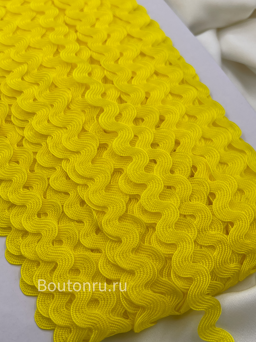 Тесьма декоративная волнистая "Вьюнчик зиг-заг" желтая