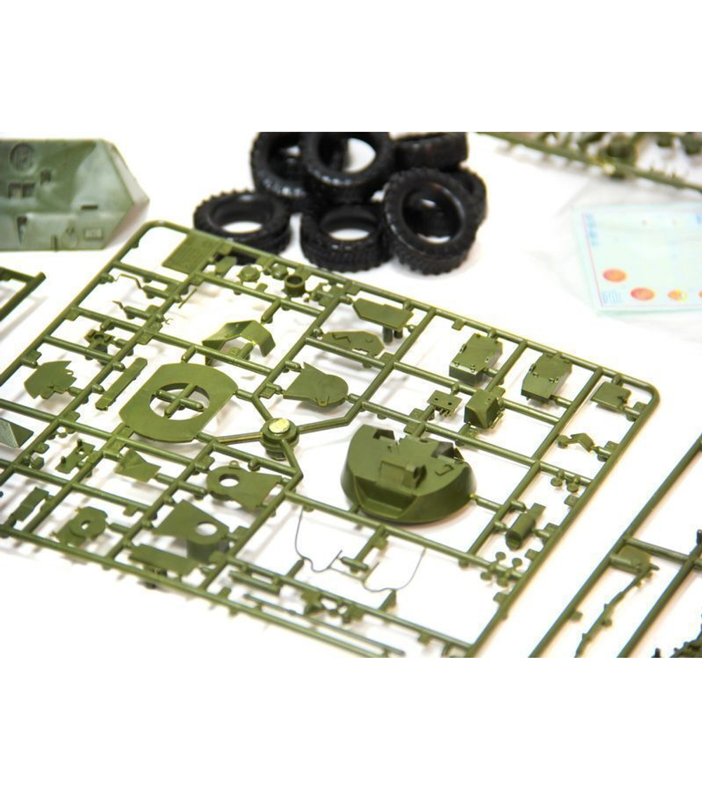 Сборная модель ZVEZDA Российский бронетранспортер БТР-80А, 1/35