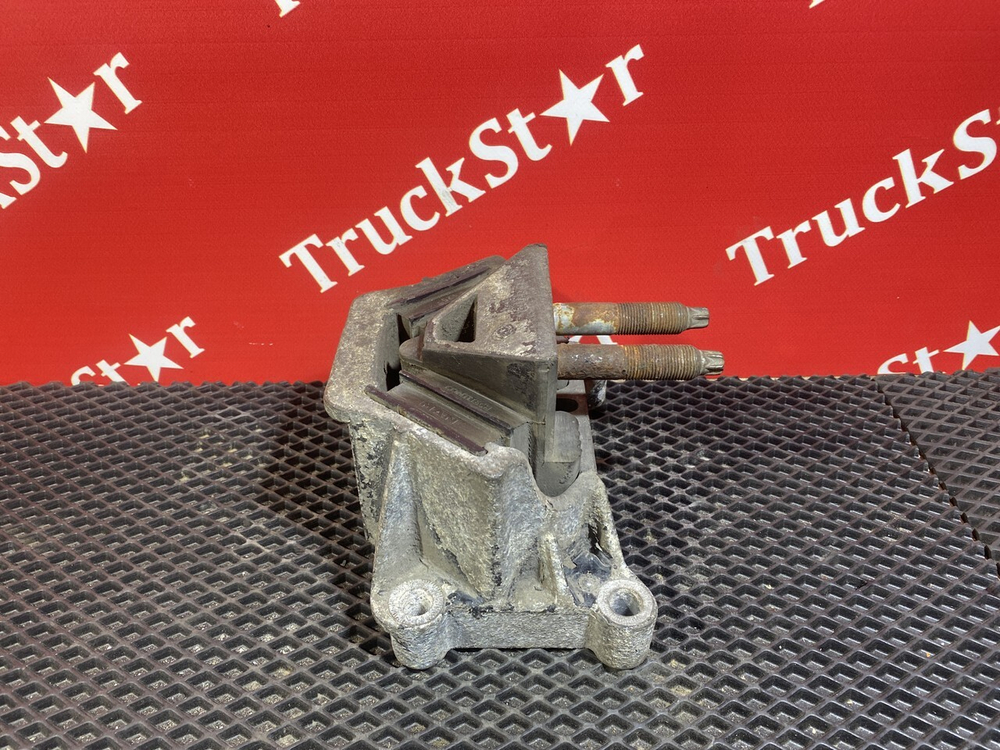 Подушка двигателя задняя