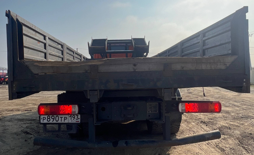 КАРВИНГ 3370* на шасси HONGYAN CQ3346 6x4 Бортовой с КМУ 3370AE (Дизельный, 8,7 л, 388 л.с., МТ)