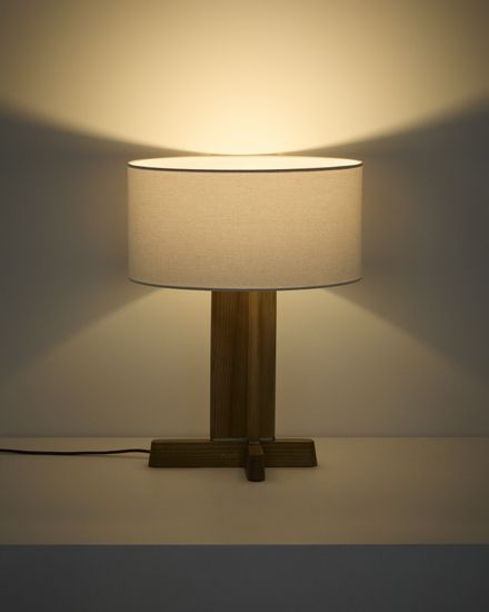 Настольная лампа Niani из каучукового дерева с натуральной отделкой Ø30 см