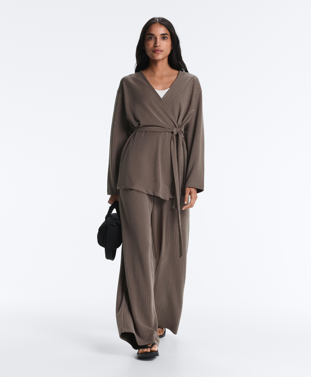 OYSHO Прямые брюки с асимметричной полосой и модалом, серо-лиловый