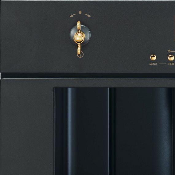 Встраиваемая кофемашина Smeg CMS8451A