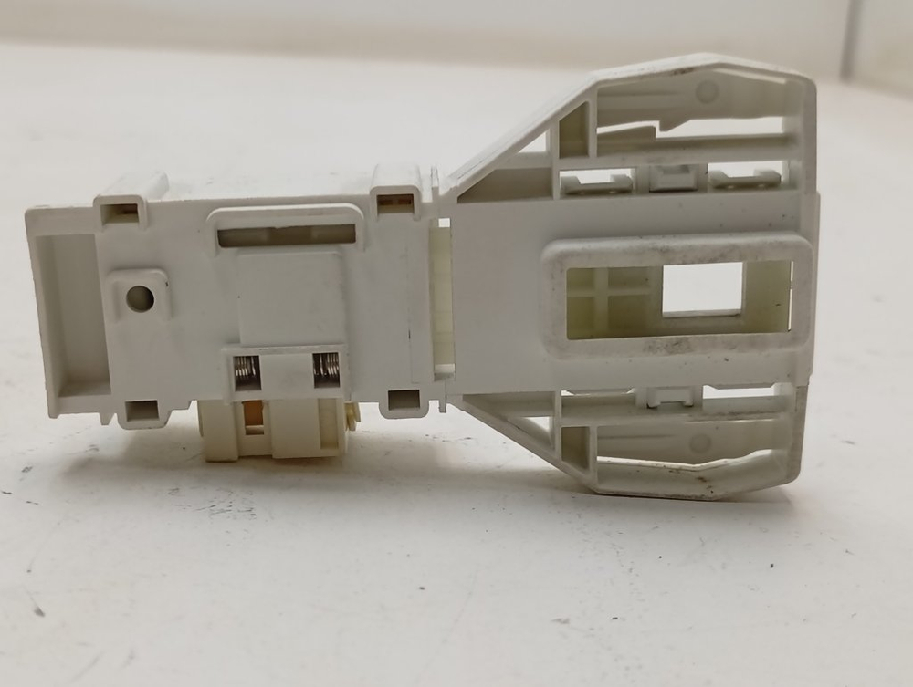 EWUC4105 кт43 Блокировка люка для стиральной машины Indesit С00297327 б/у