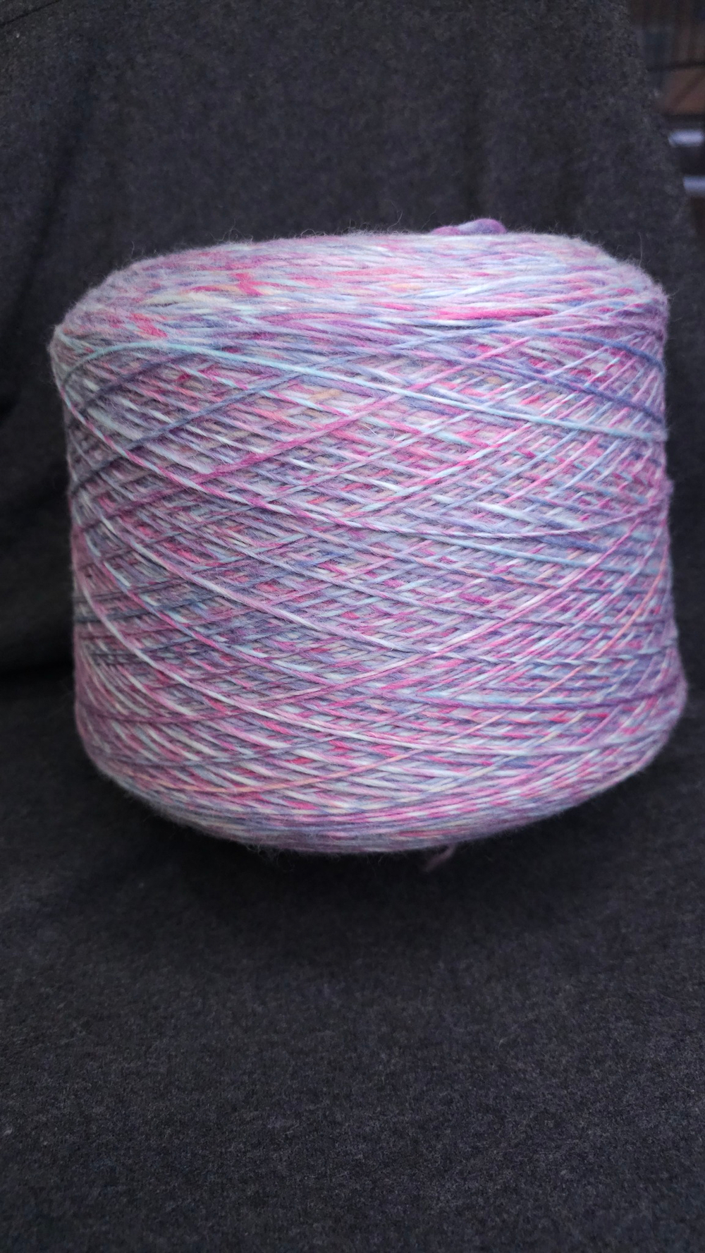 Итальянская бобинная пряжа от производителя Pinori Filati S.p.A art. JALISSE NM 2500 Состав 80% Меринос, 20% P.A. длина 250м\100 грамм