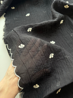 Вышивка (на чёрной жатой органзе)