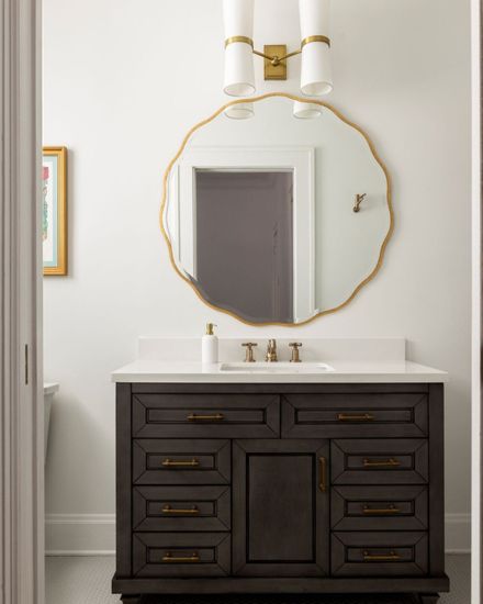 Золотое настенное зеркало “Бонни”