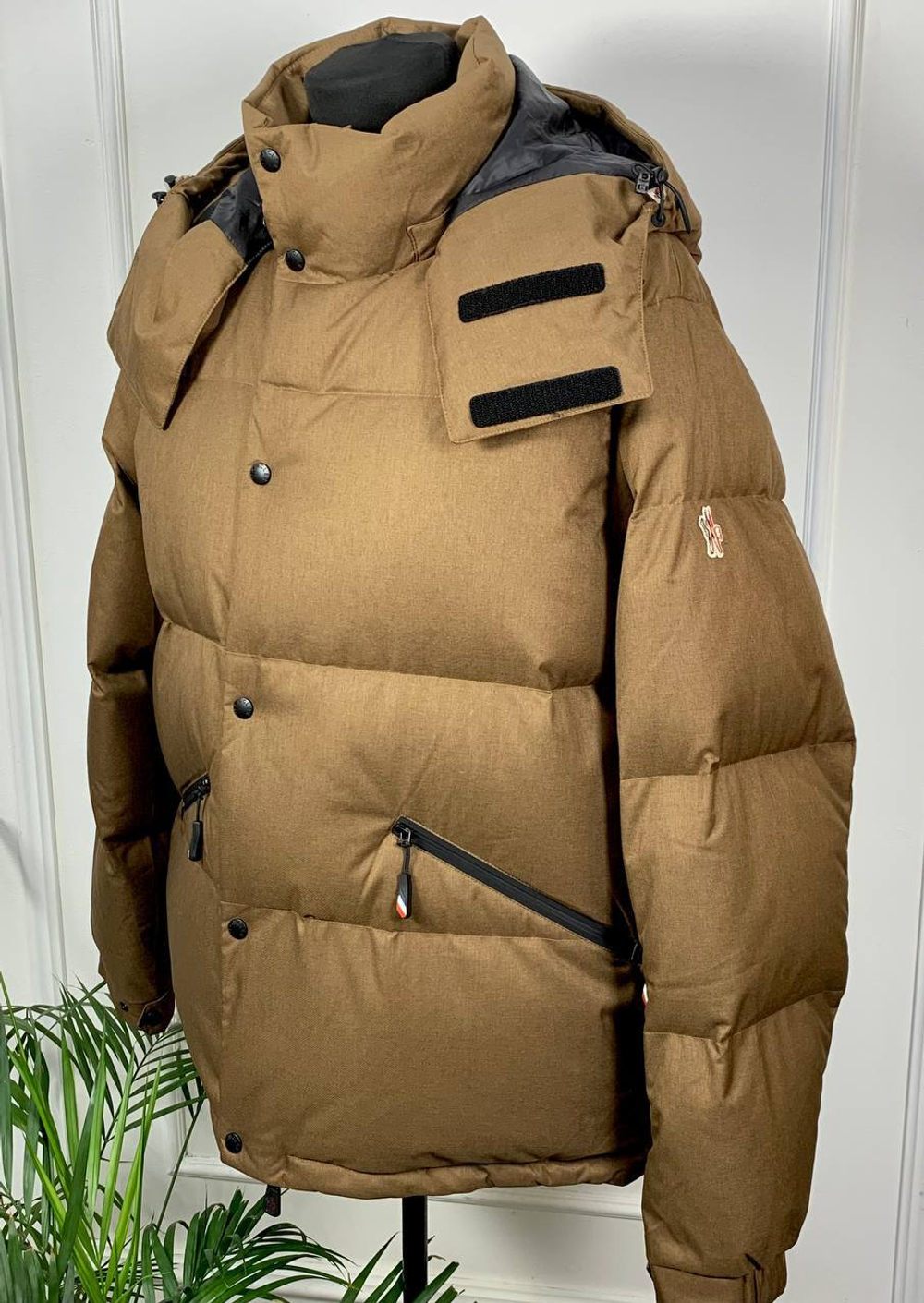 Пуховик Moncler