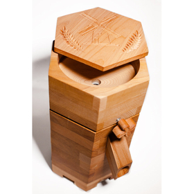 Электрическая мельница для зерна "Мельник-Октагон"