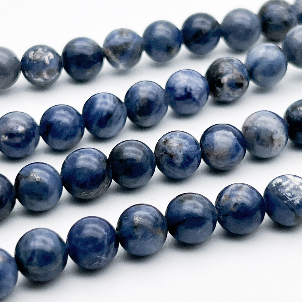 Содалит бусины, диаметр 8-8,2 мм, цена за 23-24 шт (1/2 нити)